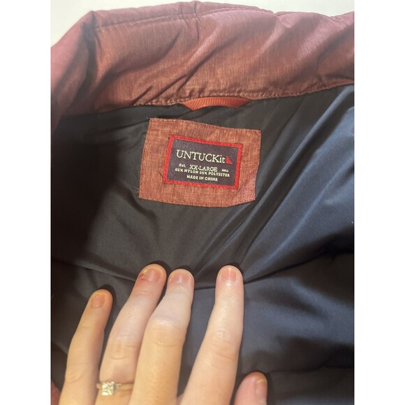 UNTUCKit Thierry Quilted Puffer Vest Men XXL burgundy Full Zip with storage bag - Picture 8 of 11